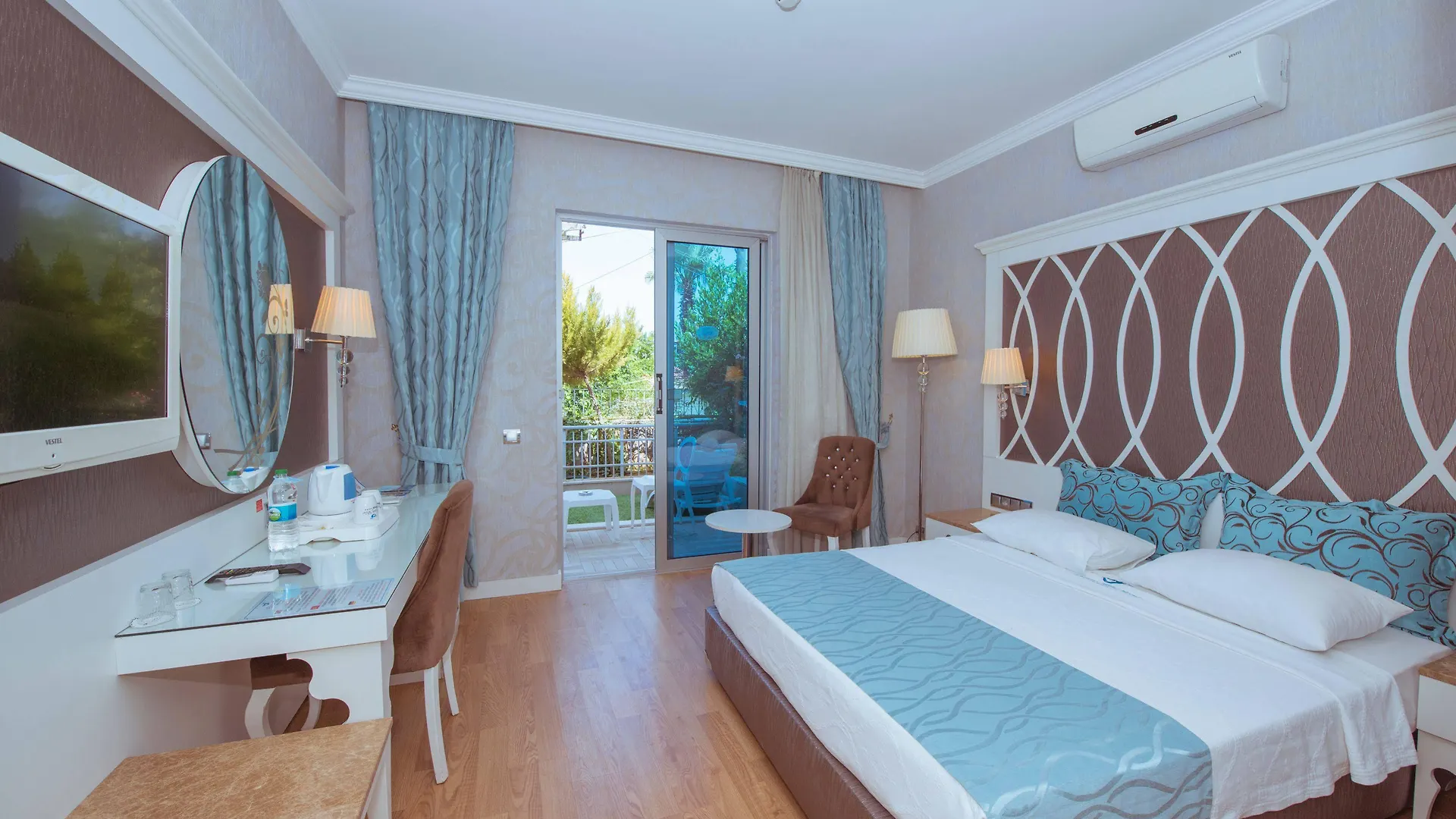 Ocean Blue High Class Hotel & Spa Ολουντενίζ