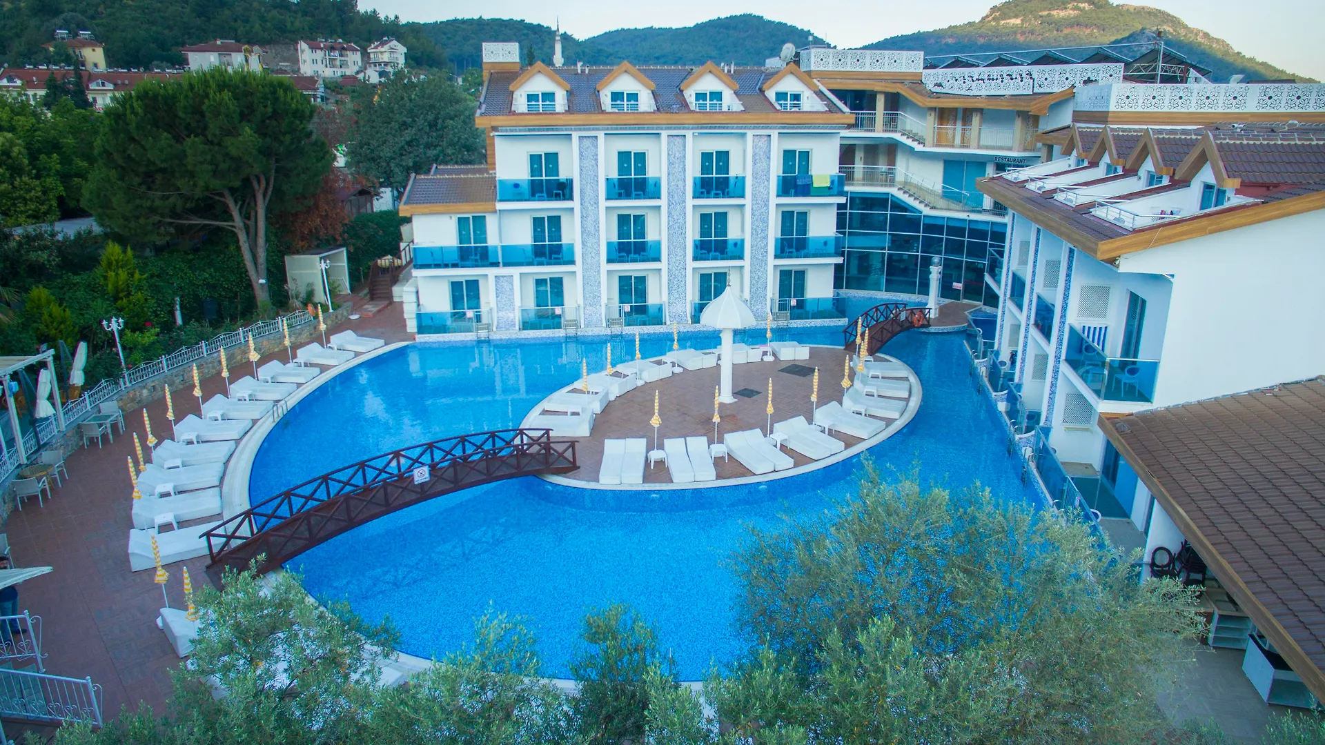 Ocean Blue High Class Hotel & Spa Ολουντενίζ