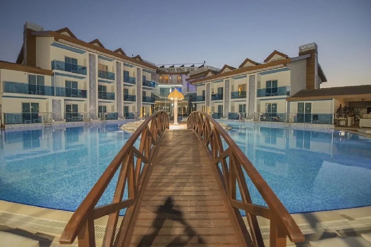 Ocean Blue High Class Hotel & Spa Ολουντενίζ