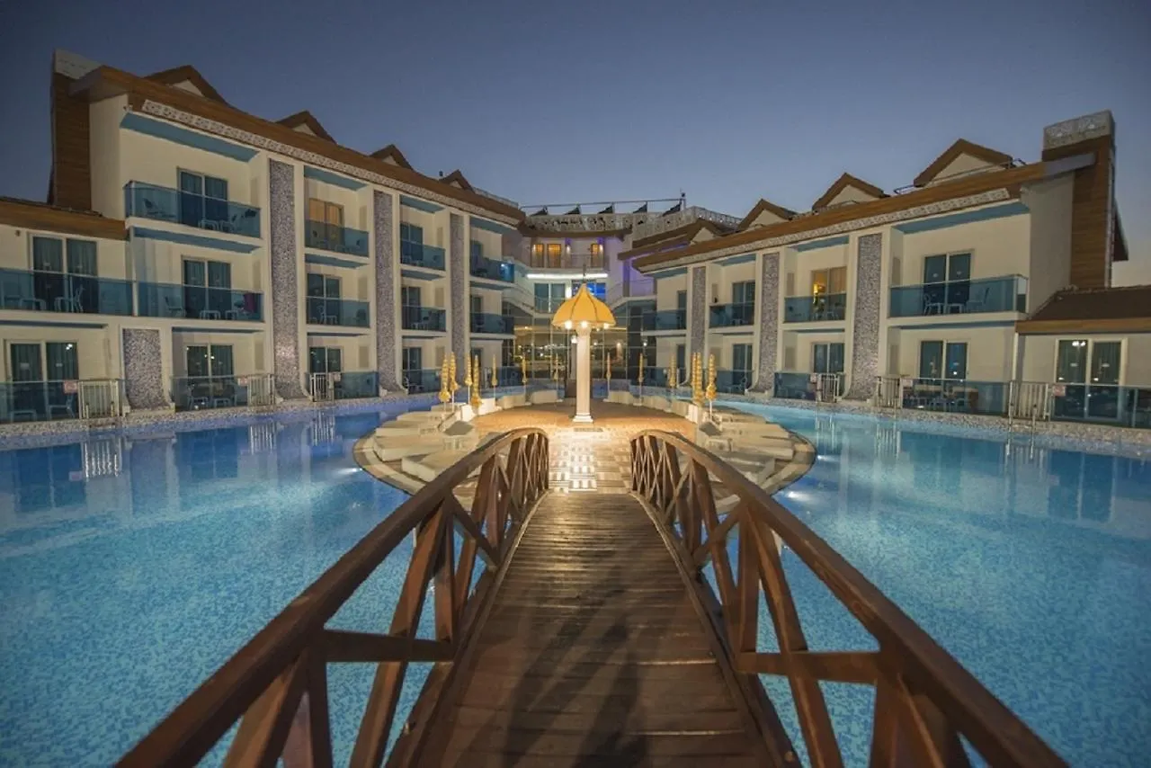 Ocean Blue High Class Hotel & Spa Ολουντενίζ 4*,