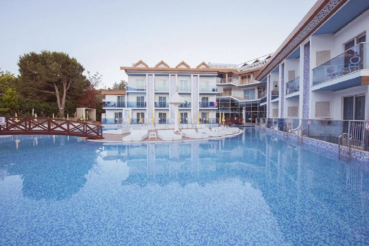 Ocean Blue High Class Hotel & Spa Ολουντενίζ