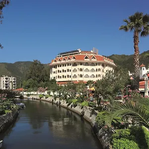 Hotel Fortuna, İçmeler